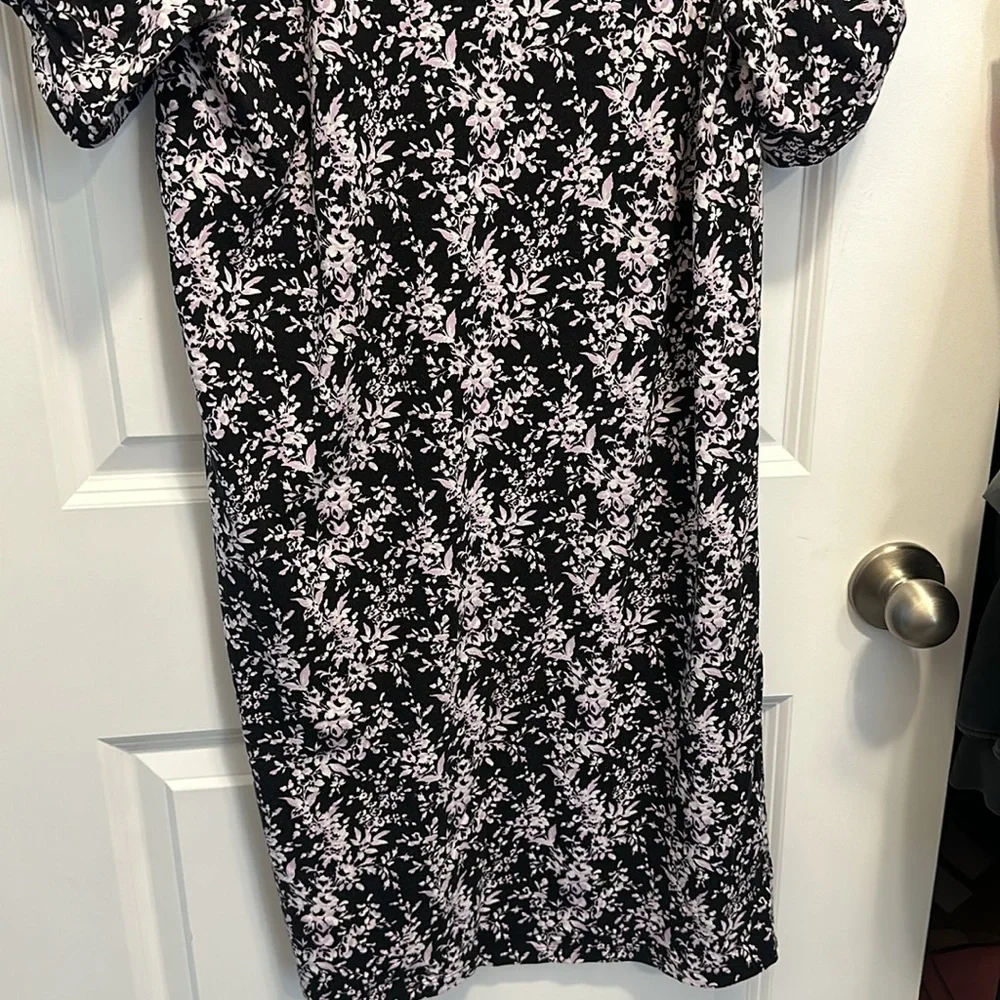 LOFT Knotted Puff Sleeve V-Neck Dress - Picture 9 of 9